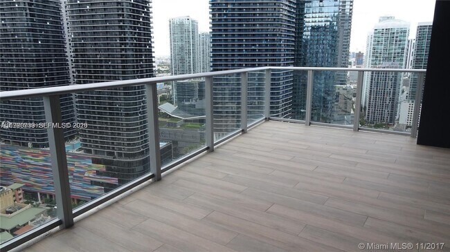 Building Photo - 1010 Brickell Ave