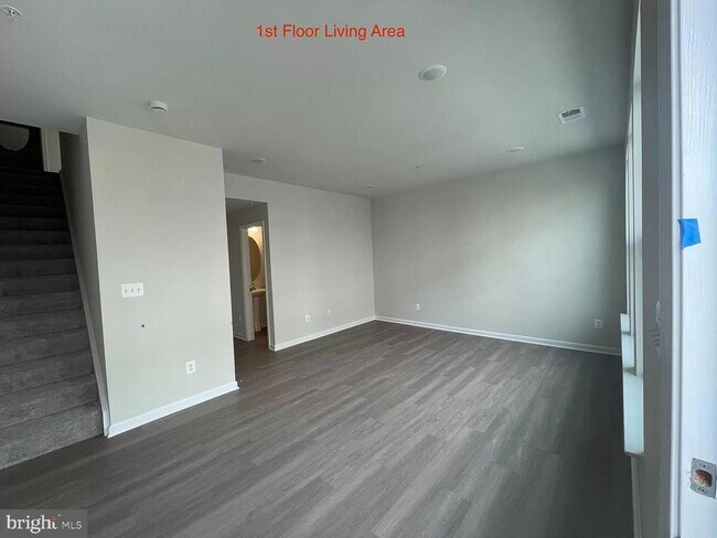 Building Photo - 2583 Hopton Ln