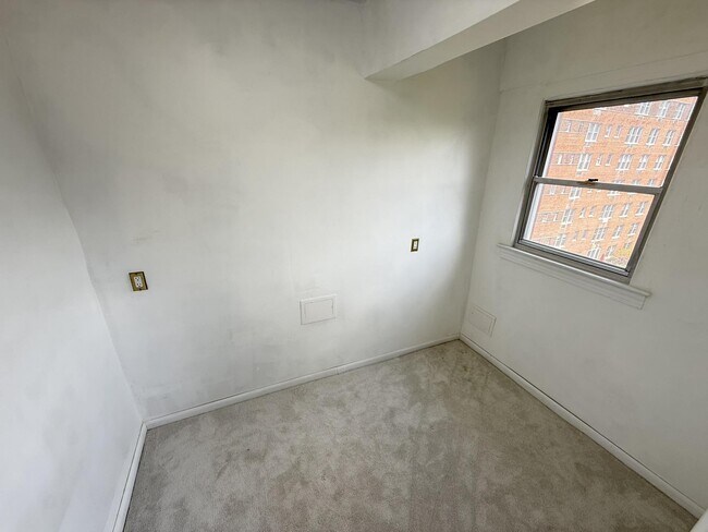 Building Photo - 2500 Q St NW