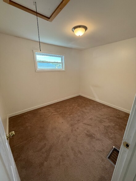 Building Photo - 234 Rodham Ln
