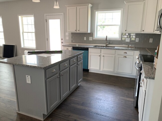 Building Photo - 3075 Wilton Wy