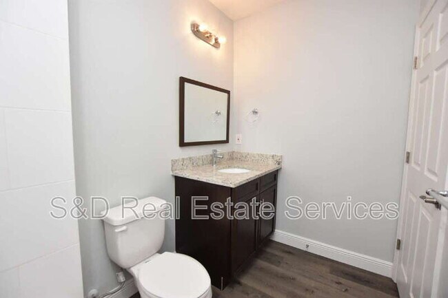 Building Photo - 525 Albatross Dr