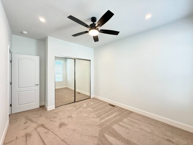 Building Photo - 41 Spruce Via