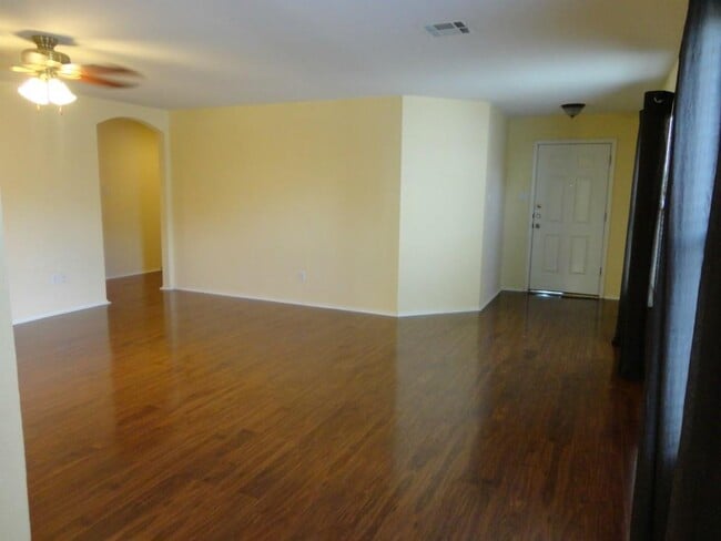 Building Photo - 17418 Dashwood Creek Dr