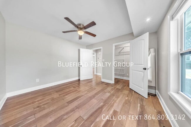 Building Photo - 800 Perry Rd