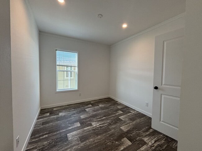 Building Photo - 5647 Blue Harbor Dr
