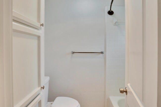 Building Photo - 3109 Monument Dr