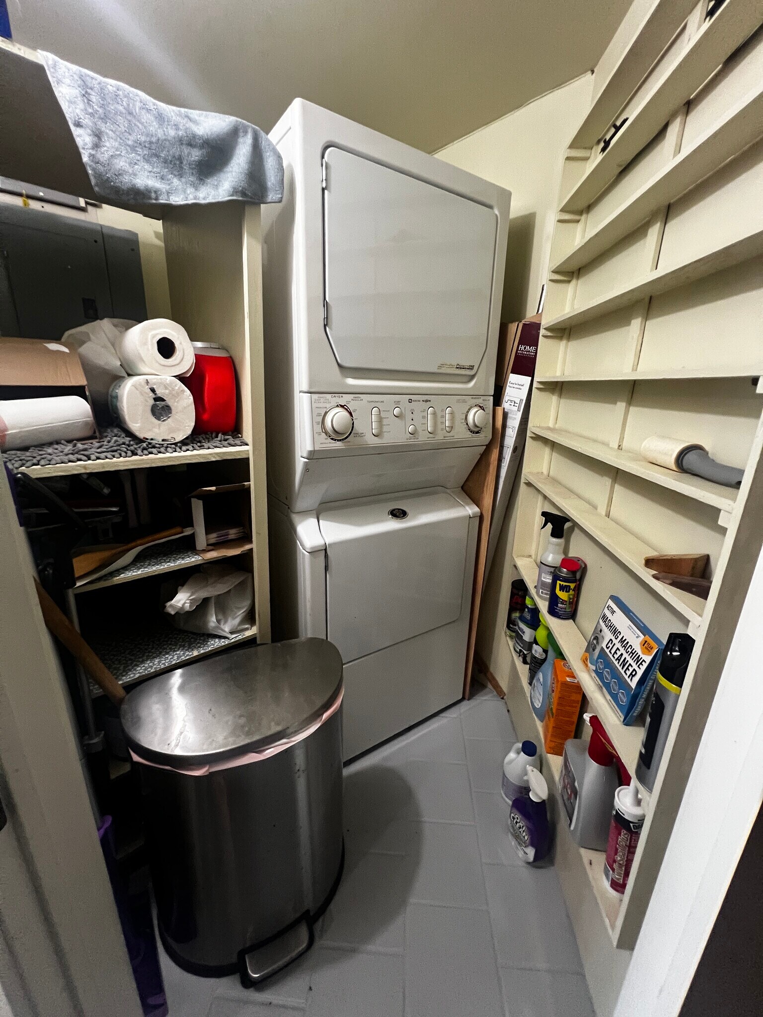 Building Photo - 60 N Beretania St