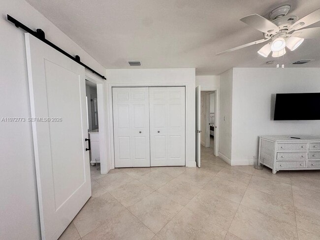 Building Photo - 9731 Bel Aire Dr