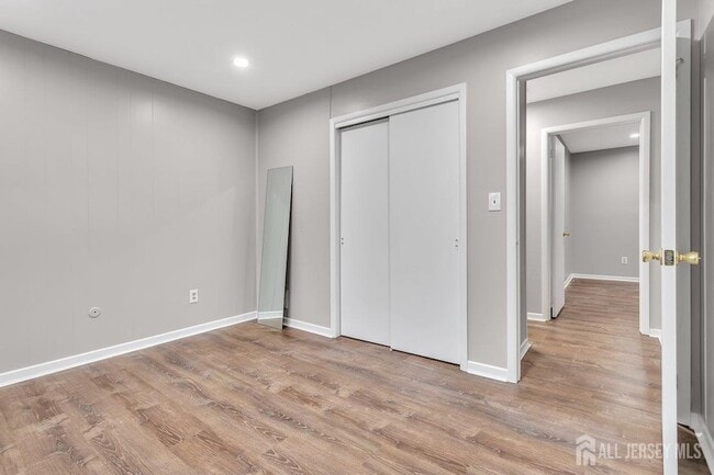 Building Photo - 118 Arlington Ave