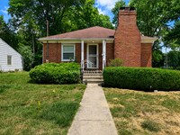 Building Photo - 129 Idlewild St
