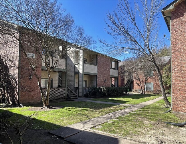 Building Photo - 6500 Harbor Town Dr