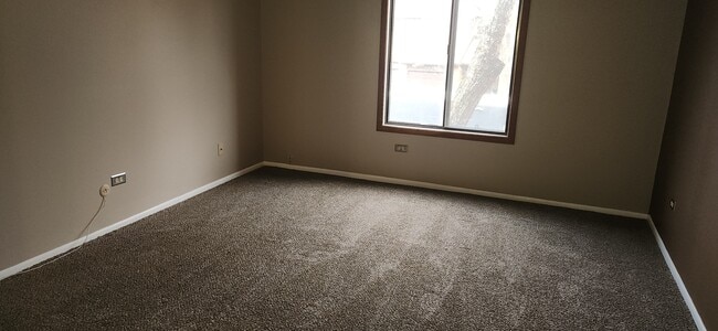 Building Photo - 37 Creekside Cir