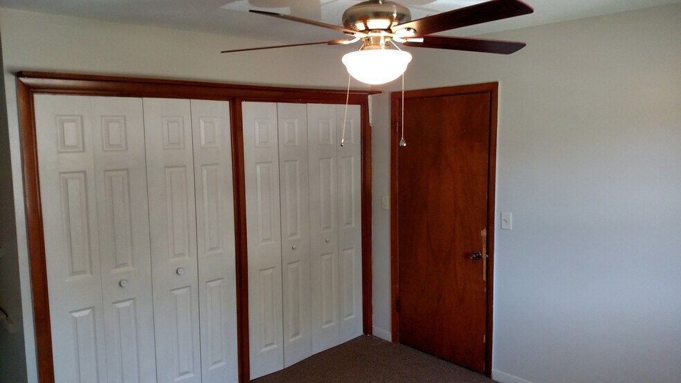 Bedroom - 407 N Marshall St