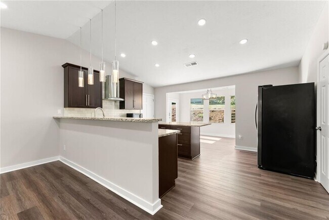 Building Photo - 2050 Shaffer Rd