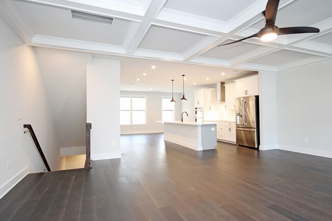 Building Photo - Spacious Brookhill Commons Townhouse (Appl...