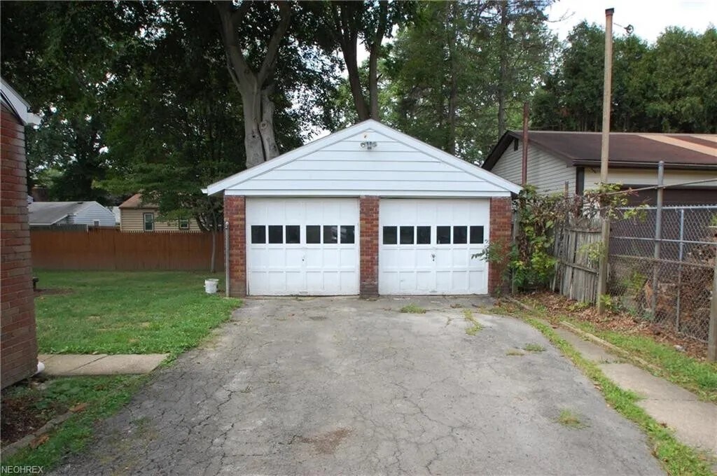 Building Photo - 4012 Shelby Rd
