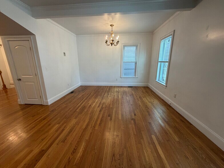 Building Photo - 157 M St