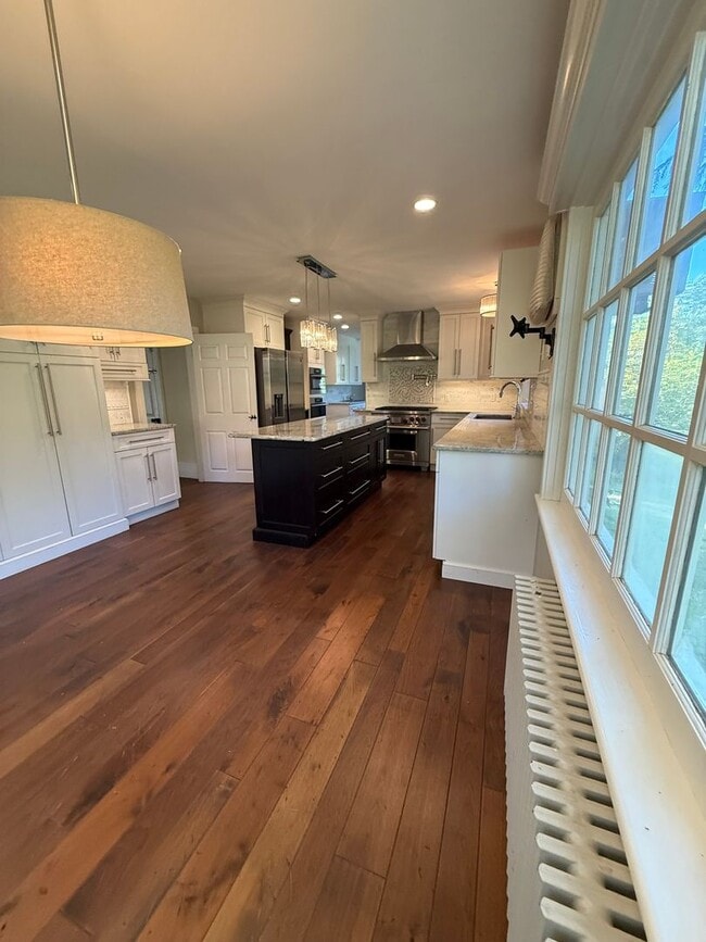 Building Photo - Charming Doylestown Modern Farmhouse