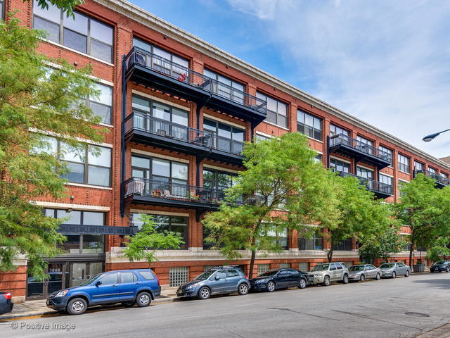 Building Photo - 1040 W Adams St