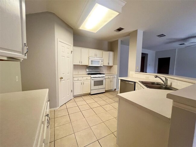 Building Photo - 5801 Fitchwood Ln