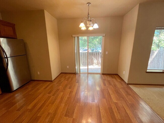Building Photo - Fantastic Hillsboro Home with Attached Gar...