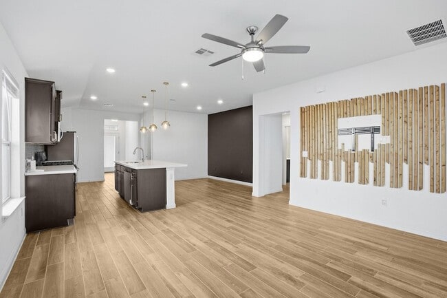 Building Photo - 8215 McKamy Dr