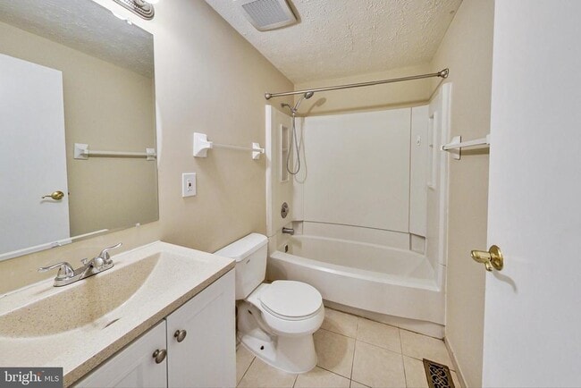 Building Photo - 11141 Captain's Walk Ct