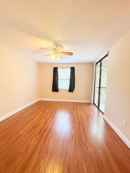Building Photo - 4300 NW 30th St
