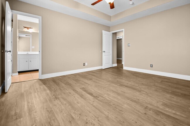 Building Photo - Pet Friendly Three Bedroom!