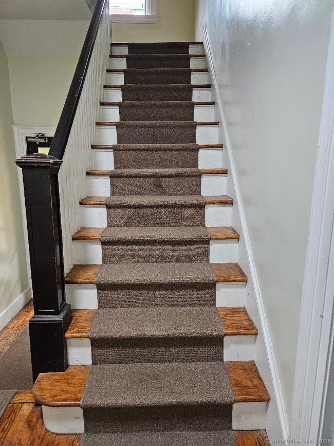 Building Photo - 211 Fountain St