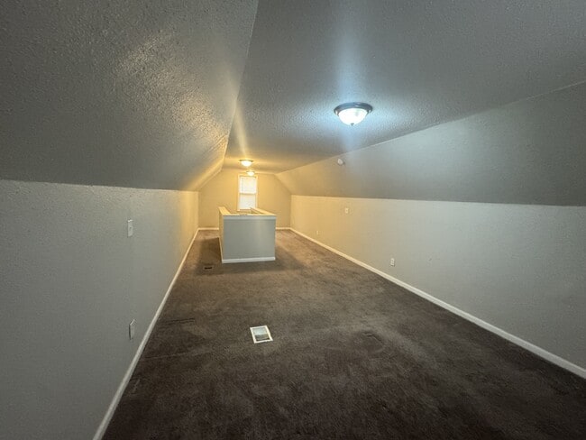 Building Photo - 6744 Bellefontaine Ave