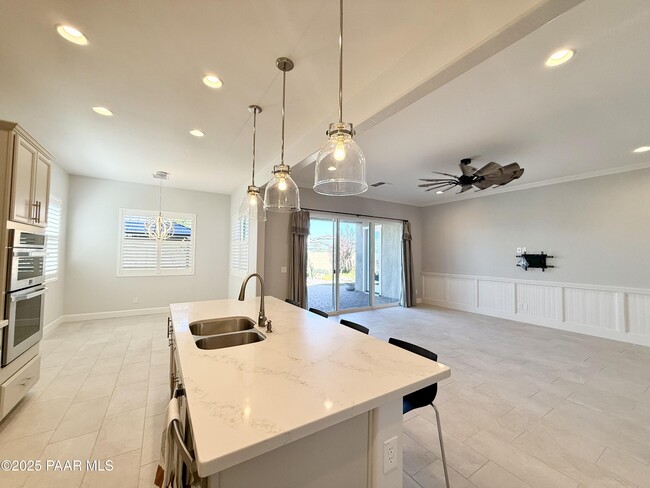 Building Photo - 6832 Claret Dr