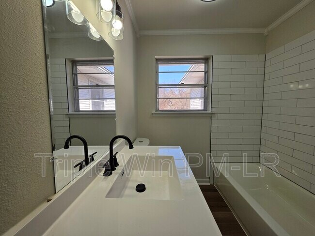 Building Photo - 1413 Nannette St