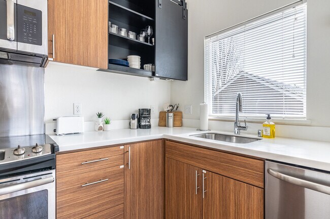 Building Photo - 2407 E Union St