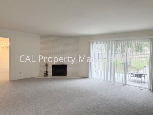 Building Photo - Beautiful 3-Bedroom Pebble Beach Home!