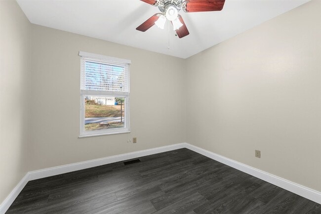 Building Photo - 818 Reinke Rd