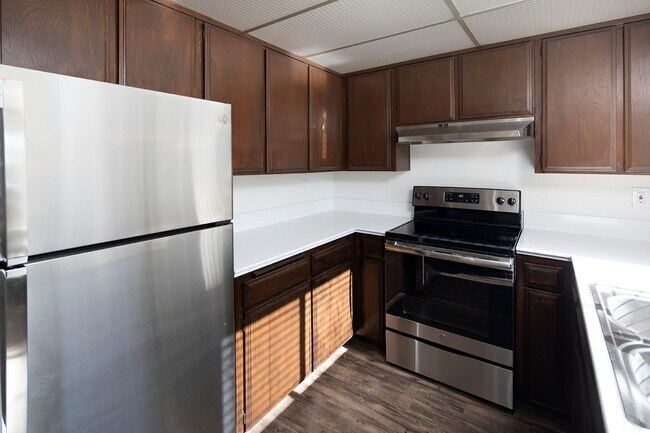 Building Photo - Chula Vista: Large One Bedroom in Gated Co...