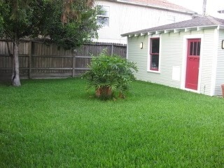 Building Photo - 1021 E 16th St