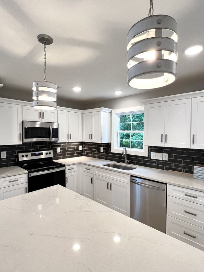 Building Photo - For Lease - 3 Bed, 2.5 Bath, 1515sqft Townhome, Lebanon, TN
