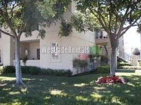 Building Photo - 10720 Aderman Ave