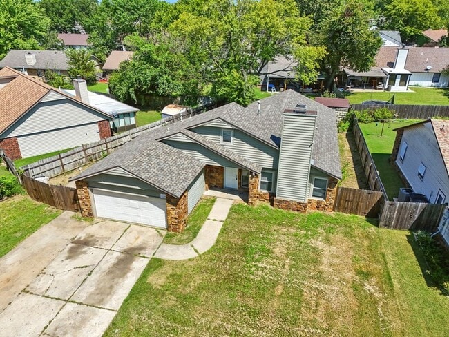 Building Photo - 2929 S 138th E Pl