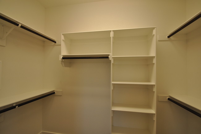 Building Photo - 2035 S Florida Way