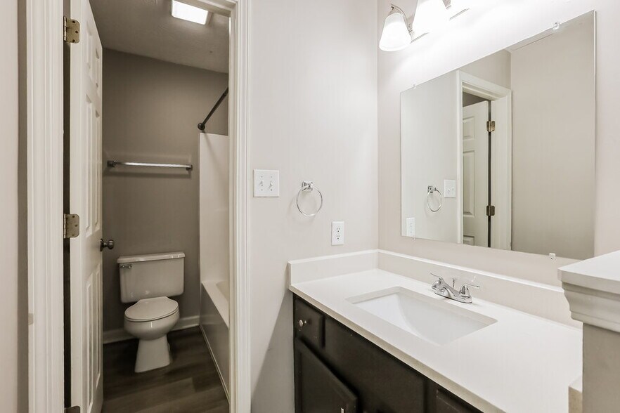 Building Photo - 6114 King Lear Ct