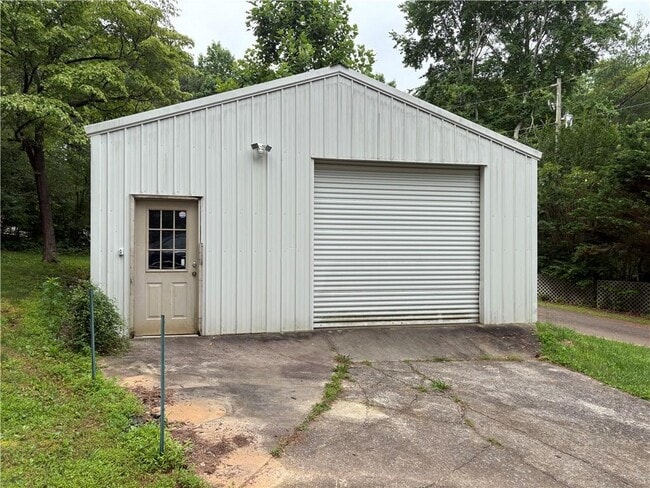 Building Photo - 169 Deer Chase Dr