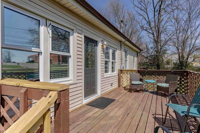 Building Photo - 404 N Washington St