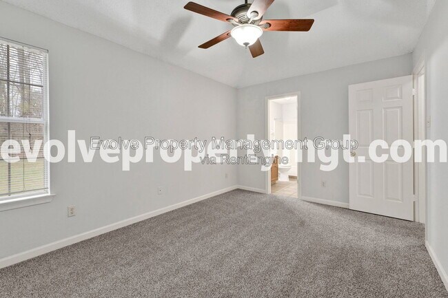 Building Photo - 3823 Twin Valley Cove