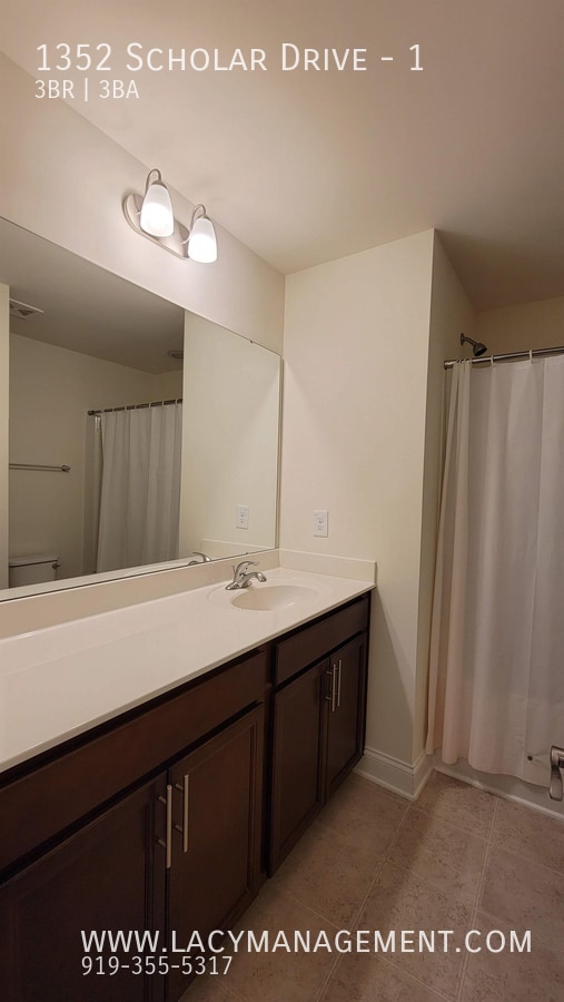 Building Photo - 1352 Scholar Dr