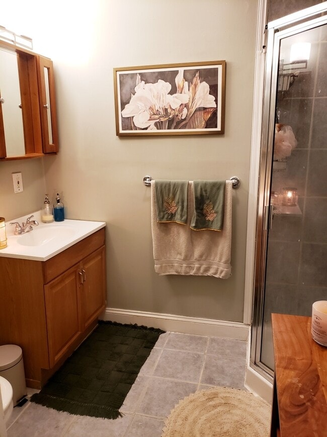 Building Photo - 1530 W Diversey Pkwy