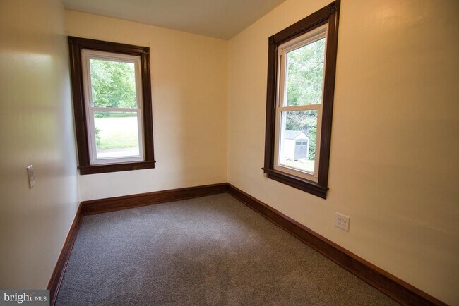 Building Photo - 143 Green St